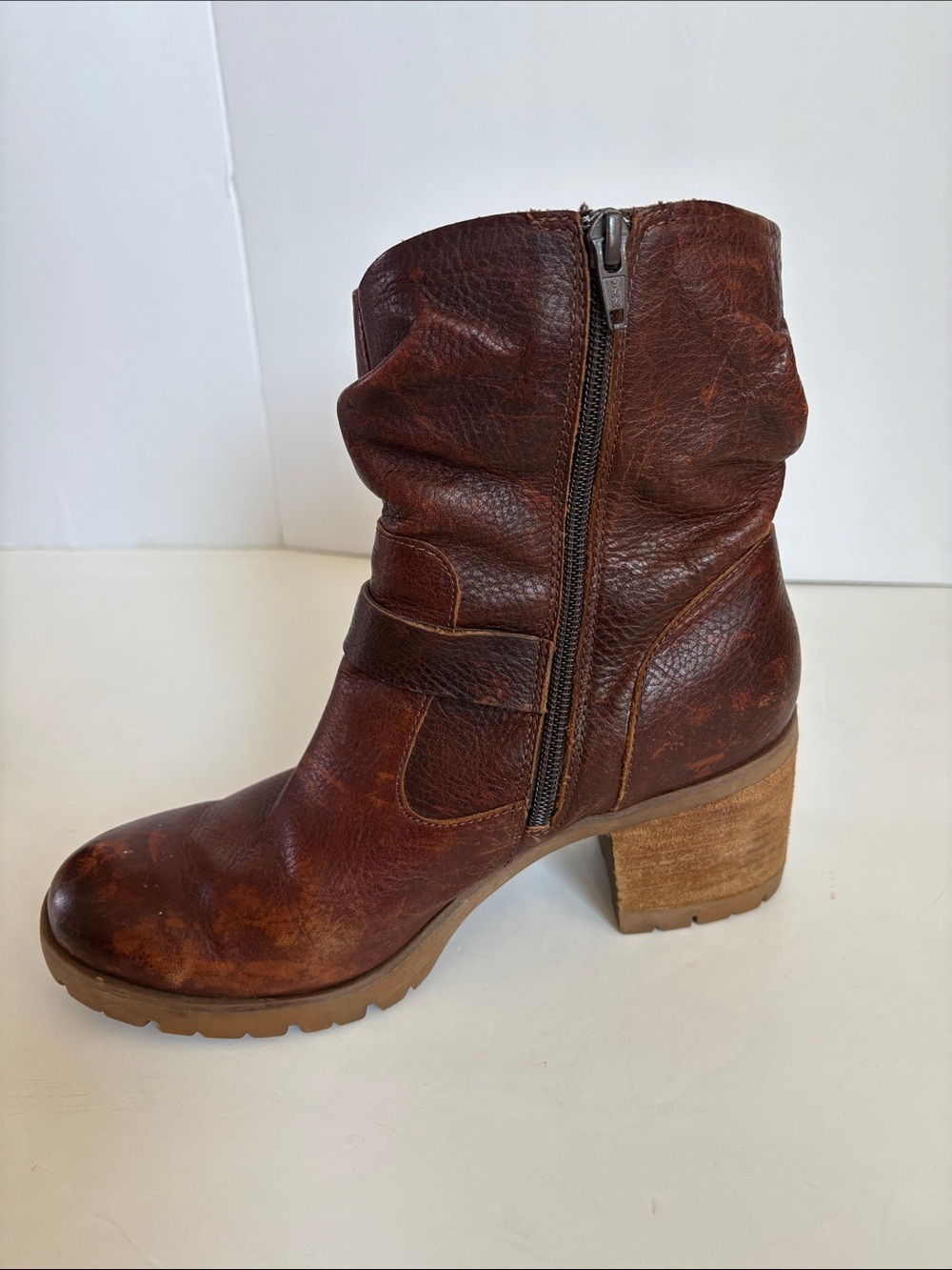 Korks burgundy brown ankle slouch leather moto boot gold hardware zip close - Picture 14 of 16